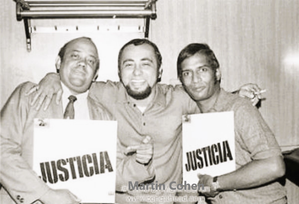 Rudy Calzado, Eddie Palmieri y desconocido. – Foto de Martin Cohen