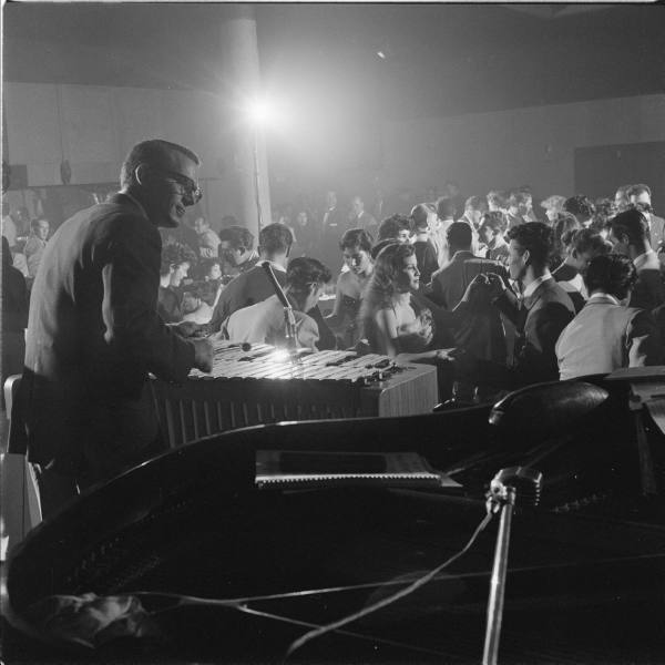 Cal Tjader's performance and its dancefloor wide angle view