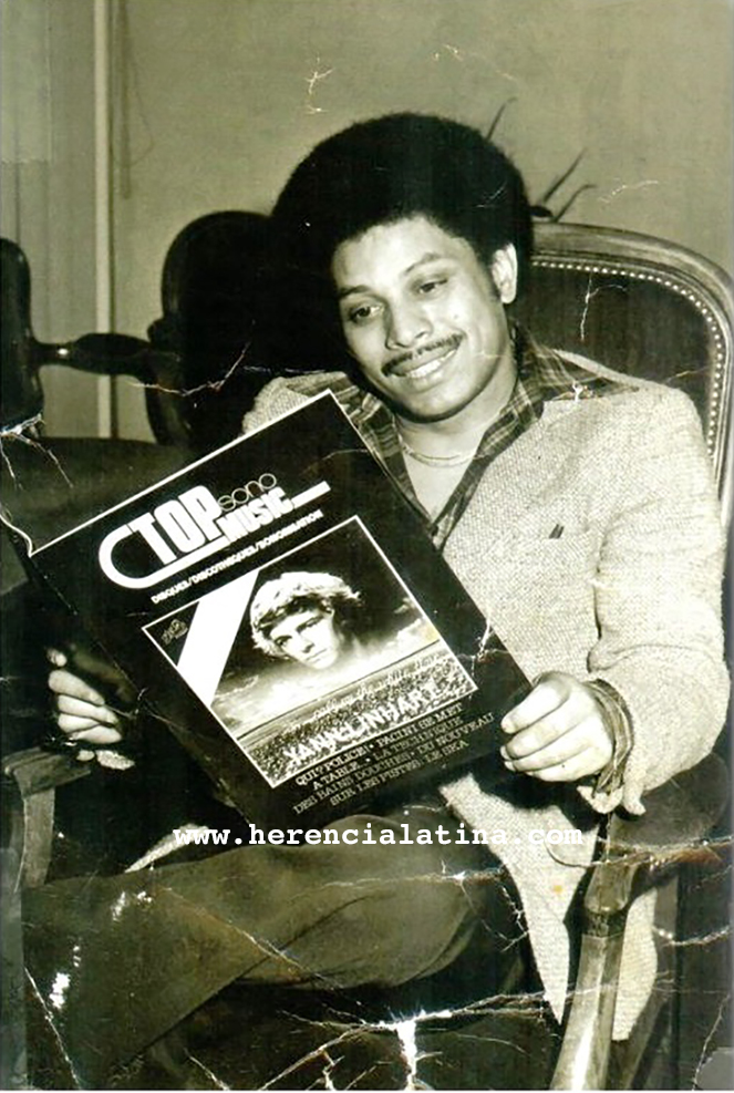 Joe Bataan con revista