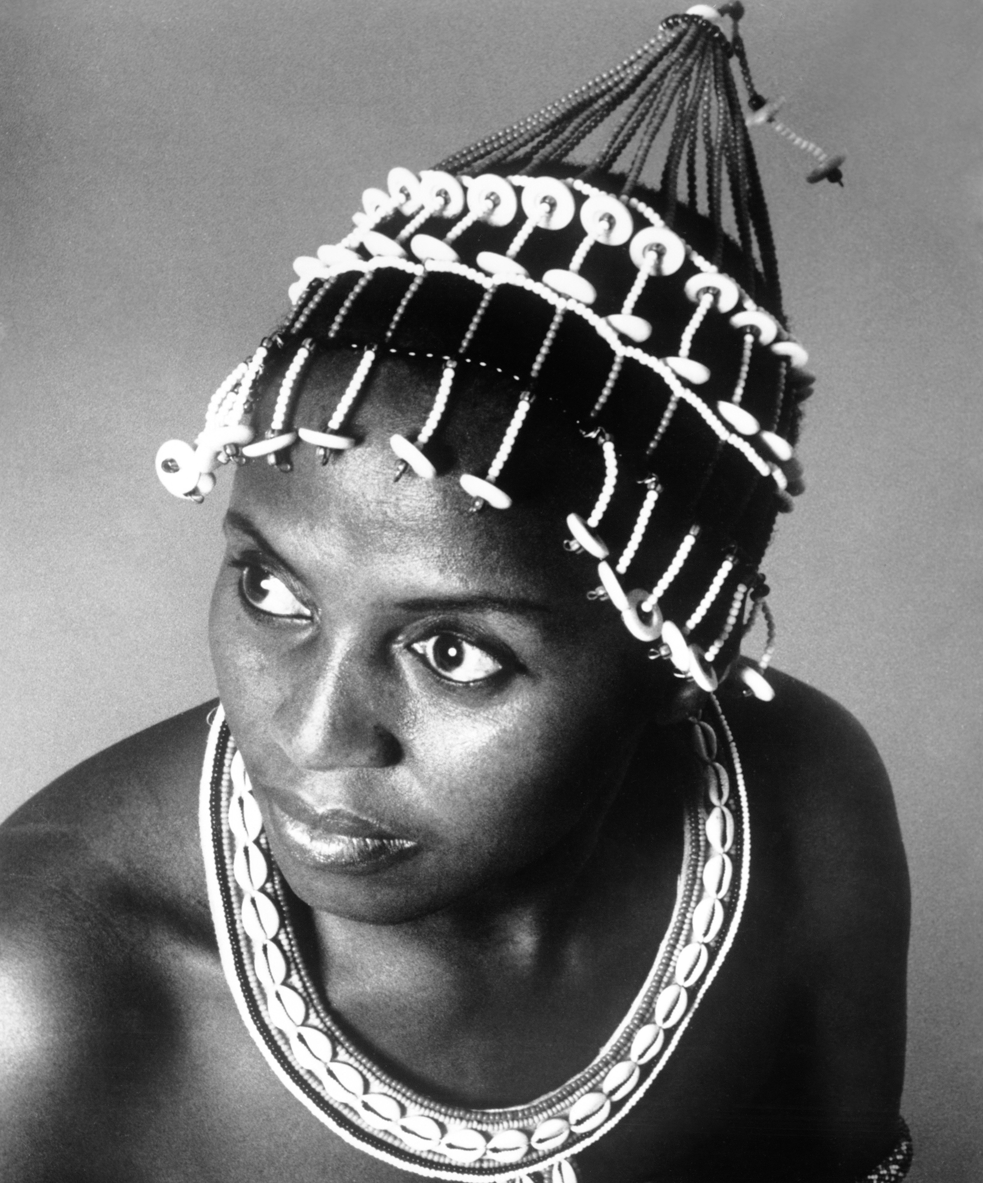 cerca 1970 - Miriam Makeba - foto de promociones.