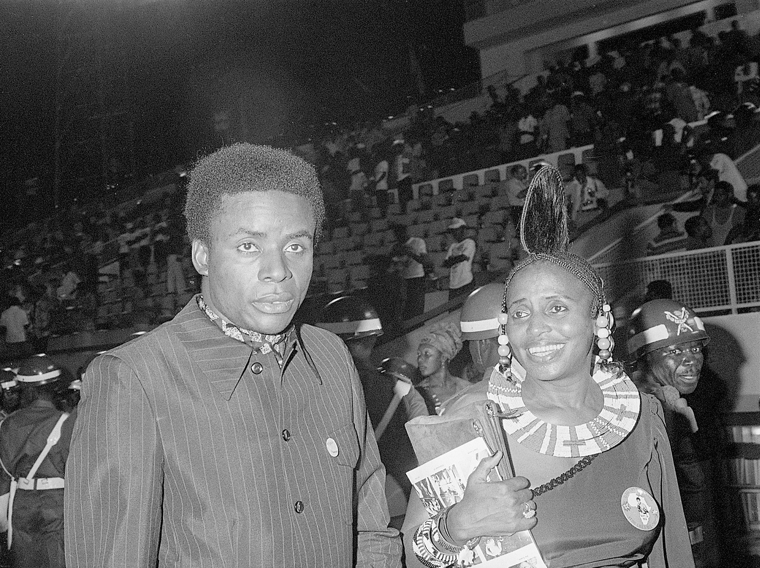 1974 - Foto Kwame Ture y Makeba en Zaire en el combate «Rumble in the Jungle» con Muhammad Ali y George Foreman, 29 de octubre de 1974. Foto vía Bettmann/Getty Images.